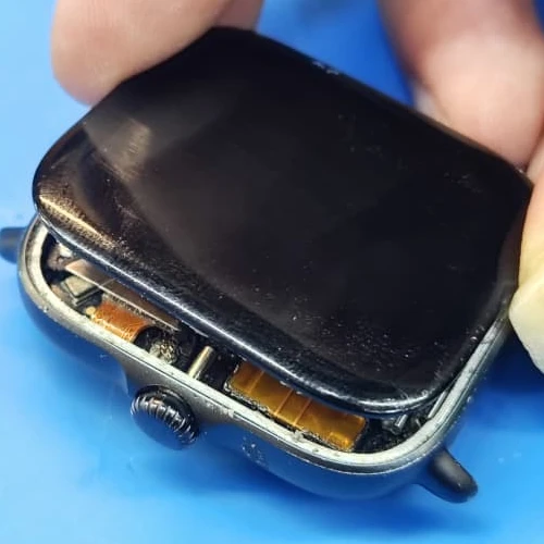 نمونه تعمیر اپل واچ حین تعمیر